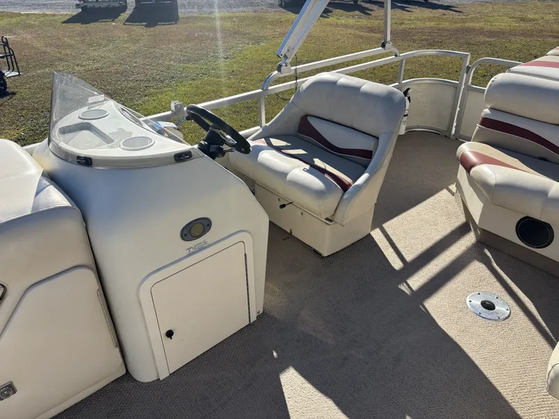 Slide: The Image of Bennington 2275LX 2000 - 16