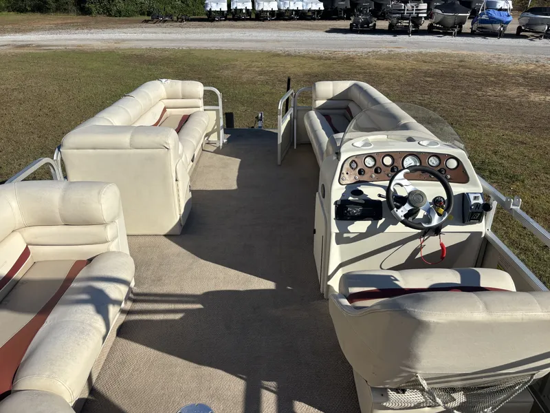 Slide: The Image of Bennington 2275LX 2000 - 17