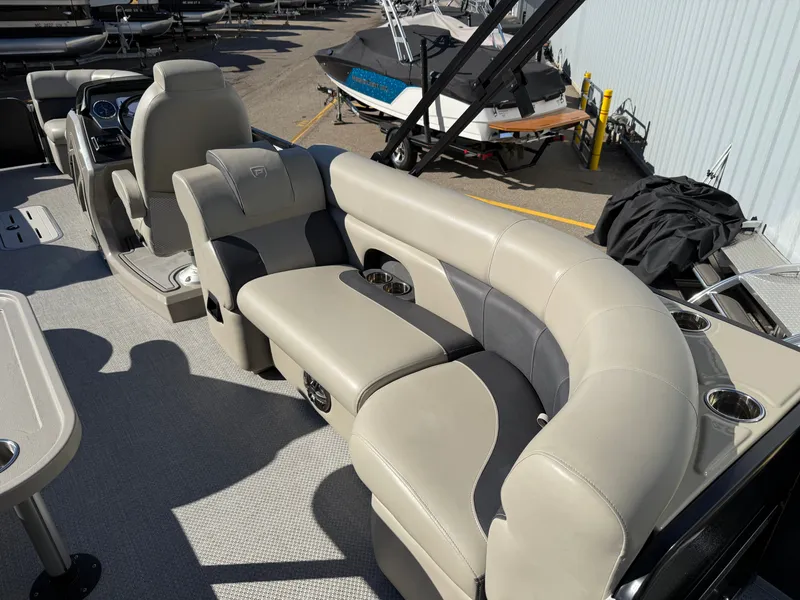 Slide: The Image of Premier 230 2023 - 12