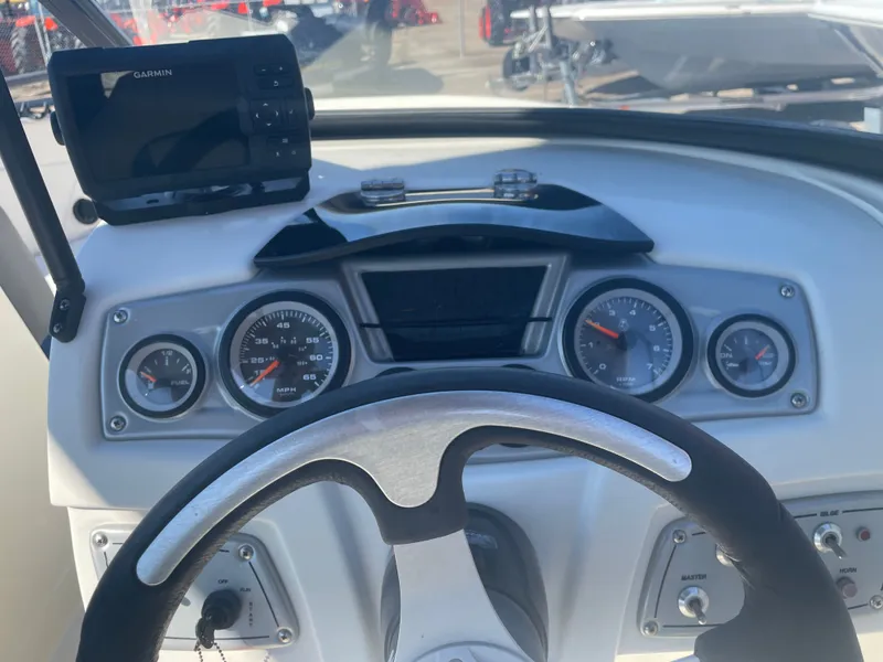 Slide: The Image of Tahoe 550 TF 2016 - 17