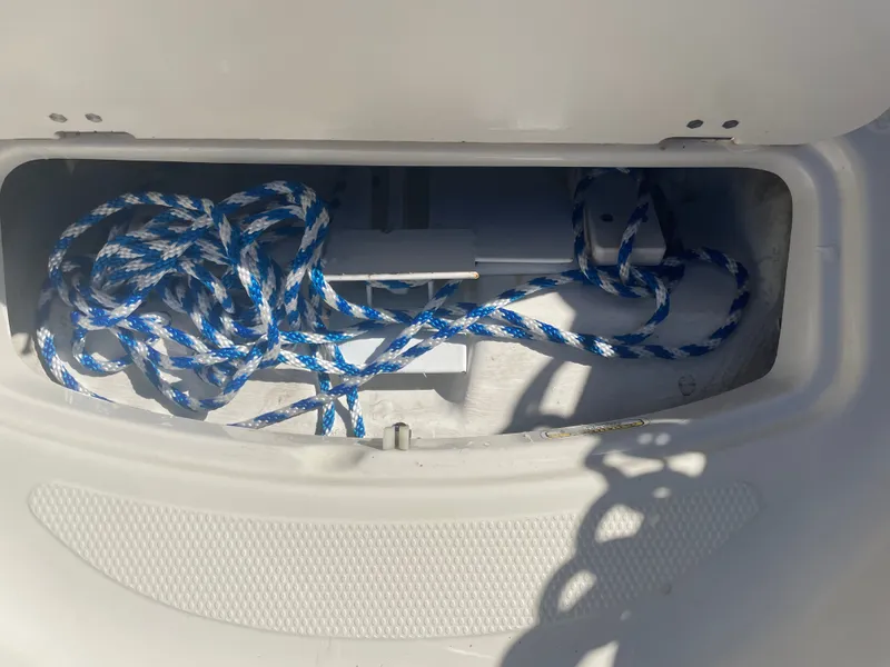 Slide: The Image of Tahoe 550 TF 2016 - 22