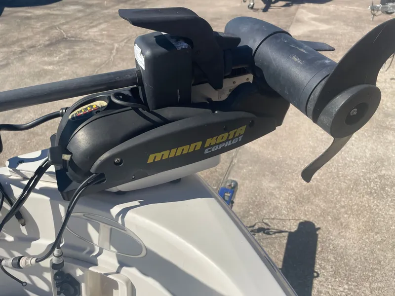 Slide: The Image of Tahoe 550 TF 2016 - 24