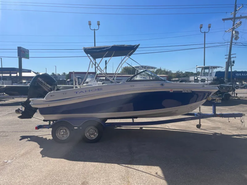 Slide: The Image of Tahoe 550 TF 2016 - 6