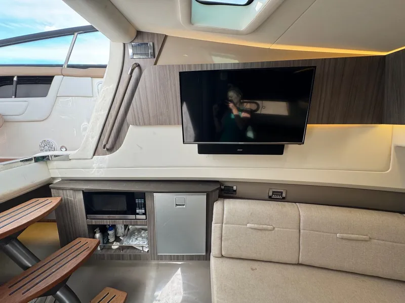 Slide: The Image of Sea Ray SLX 400 2018 - 25