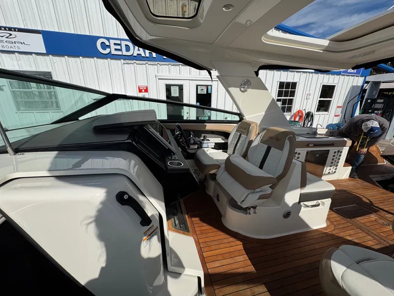 Slide: The Image of Sea Ray SLX 400 2018 - 27