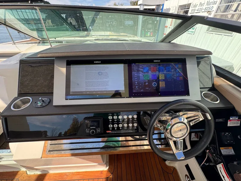 Slide: The Image of Sea Ray SLX 400 2018 - 30