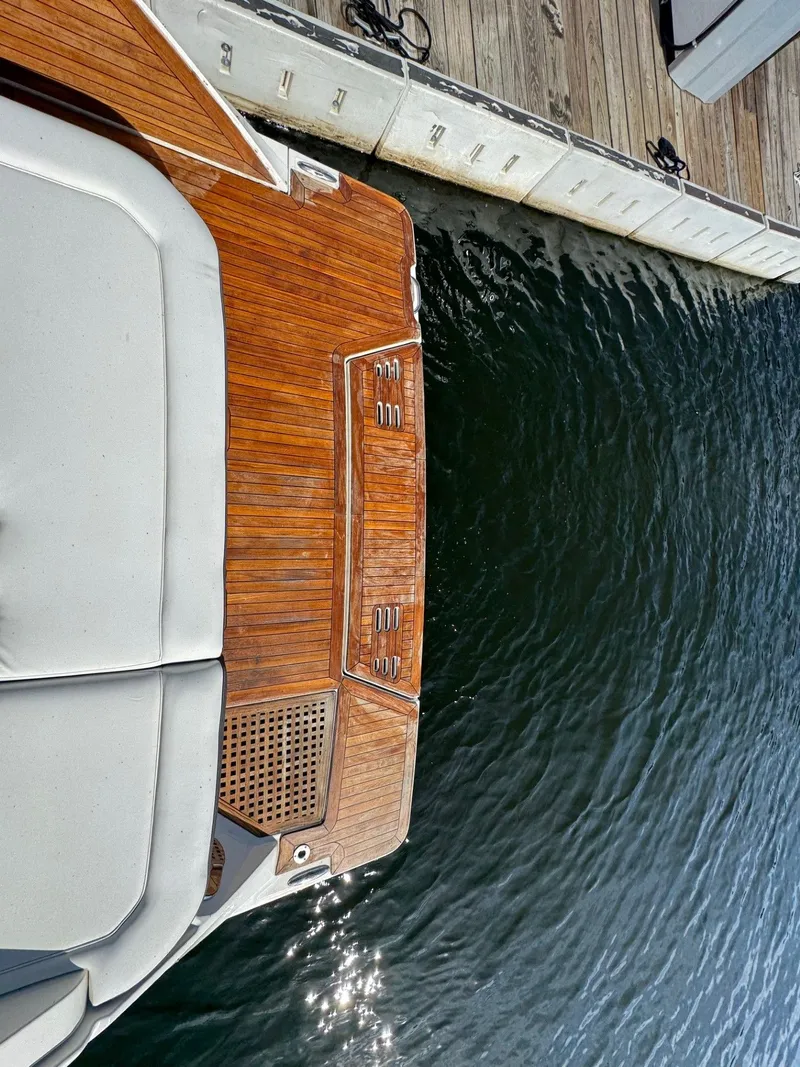 Slide: The Image of Sea Ray SLX 400 2018 - 38