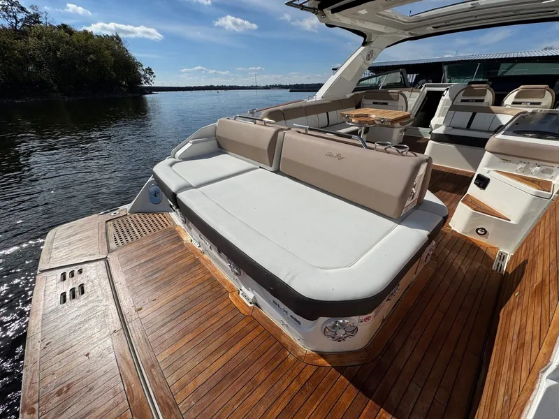 Slide: The Image of Sea Ray SLX 400 2018 - 39