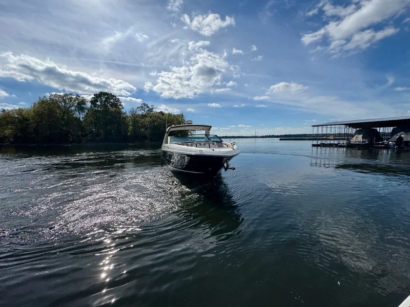 Slide: The Image of Sea Ray SLX 400 2018 - 4