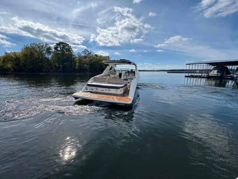 Slide: The Image of Sea Ray SLX 400 2018 - 6