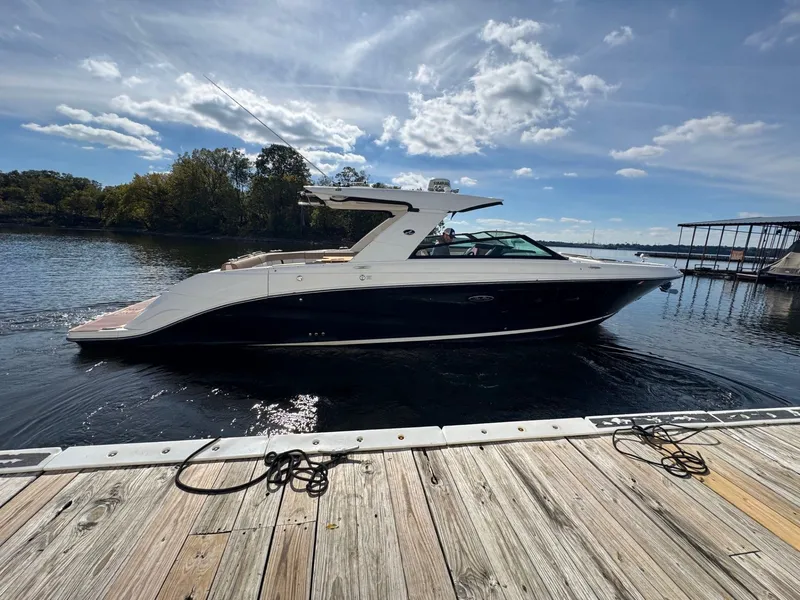 Slide: The Image of Sea Ray SLX 400 2018 - 7