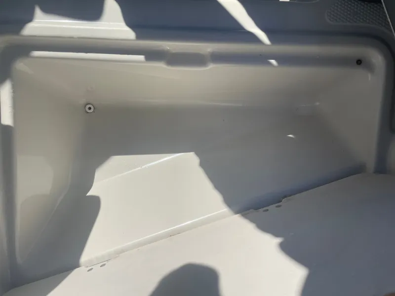 Slide: The Image of Tahoe 550 TF 2016 - 21