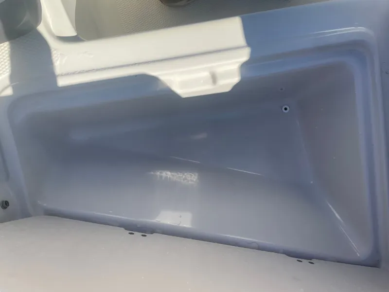 Slide: The Image of Tahoe 550 TF 2016 - 23