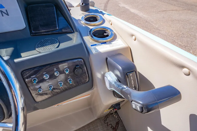 Slide: The Image of Control panel of 2021 Silver Wave 2410 SW5 JS boat with throttle and switches. - 30