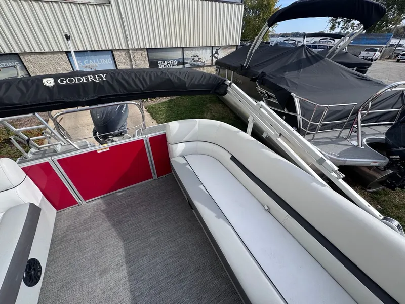 Slide: The Image of Sweetwater SW2286SB 2024 - 12