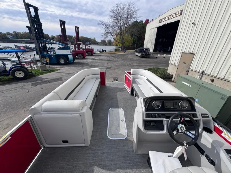 Slide: The Image of Sweetwater SW2286SB 2024 - 19