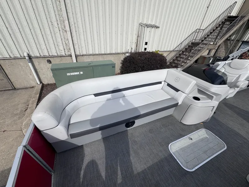 Slide: The Image of Sweetwater SW2286SB 2024 - 8