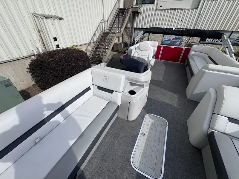 Slide: The Image of Sweetwater SW2286SB 2024 - 9