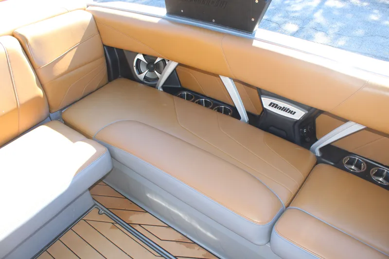 Slide: The Image of Malibu Wakesetter 22 MXZ 2019 - 12