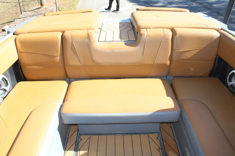 Slide: The Image of Malibu Wakesetter 22 MXZ 2019 - 13