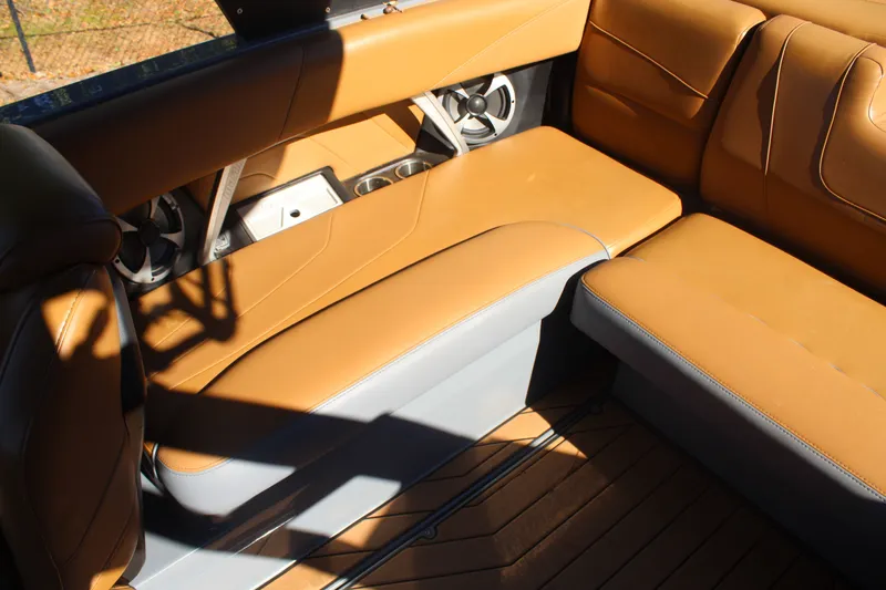 Slide: The Image of Malibu Wakesetter 22 MXZ 2019 - 14