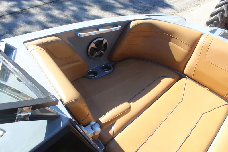 Slide: The Image of Malibu Wakesetter 22 MXZ 2019 - 16