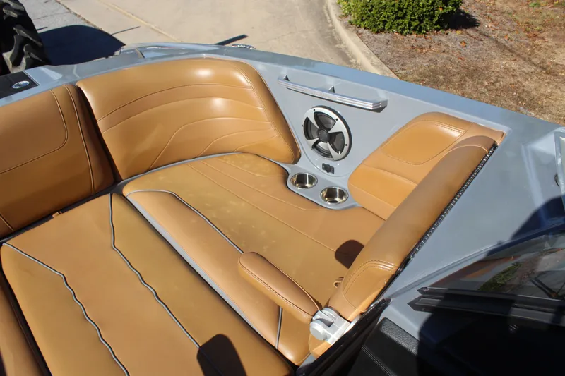 Slide: The Image of Malibu Wakesetter 22 MXZ 2019 - 17