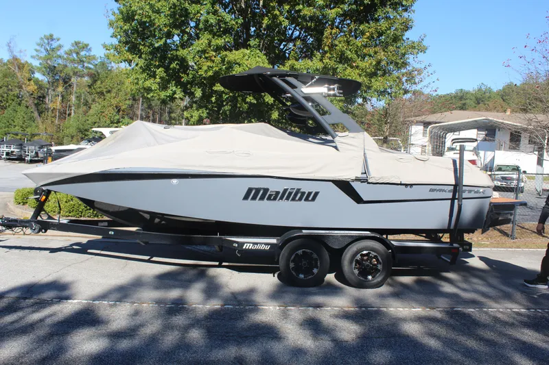 Slide: The Image of Malibu Wakesetter 22 MXZ 2019 - 20
