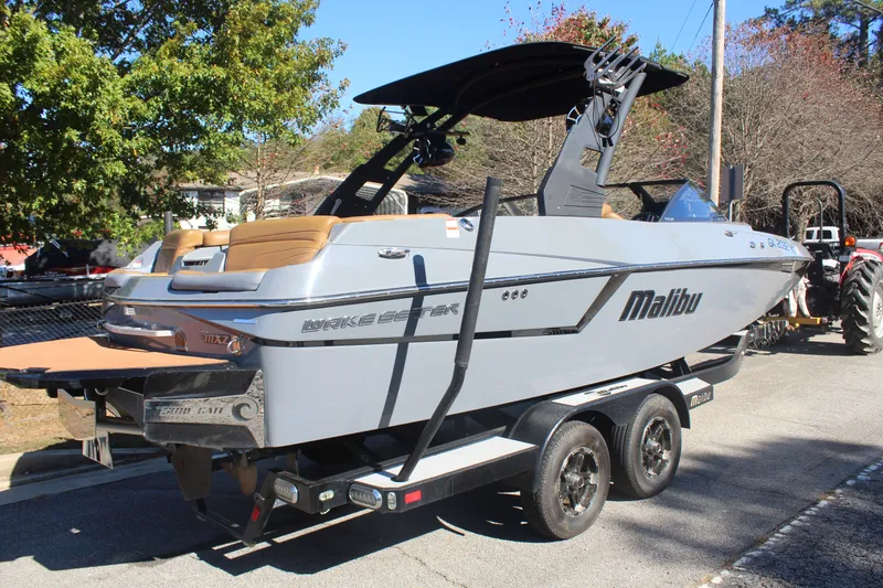 Slide: The Image of Malibu Wakesetter 22 MXZ 2019 - 7