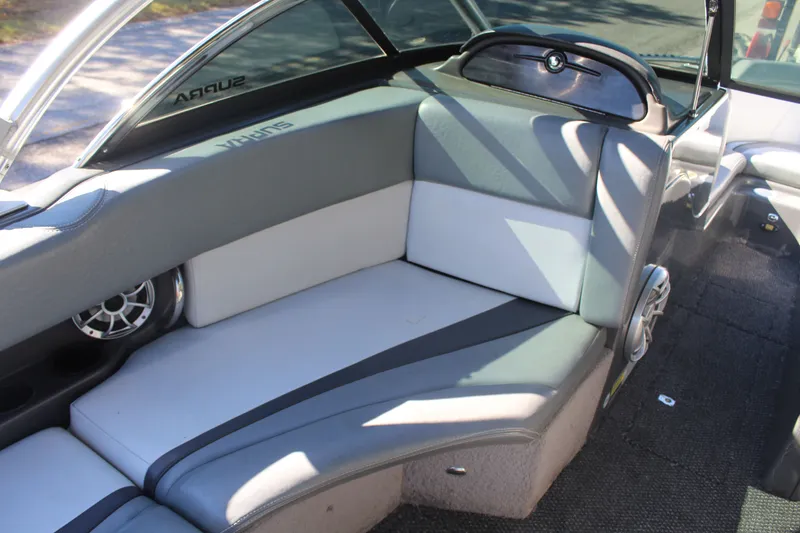 Slide: The Image of Supra 21 V 2010 - 11