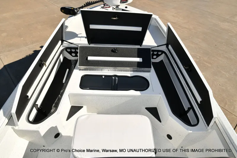 Slide: The Image of Ranger RB200 Cup w/150HP Mercury Pro-XS 2026 - 12