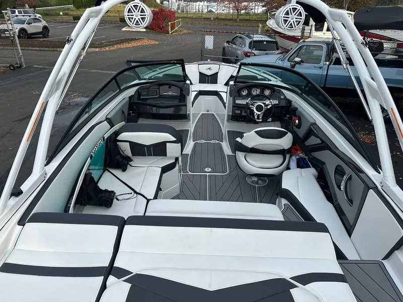 Slide: The Image of Monterey 238SS Super Sport 2022 - 10