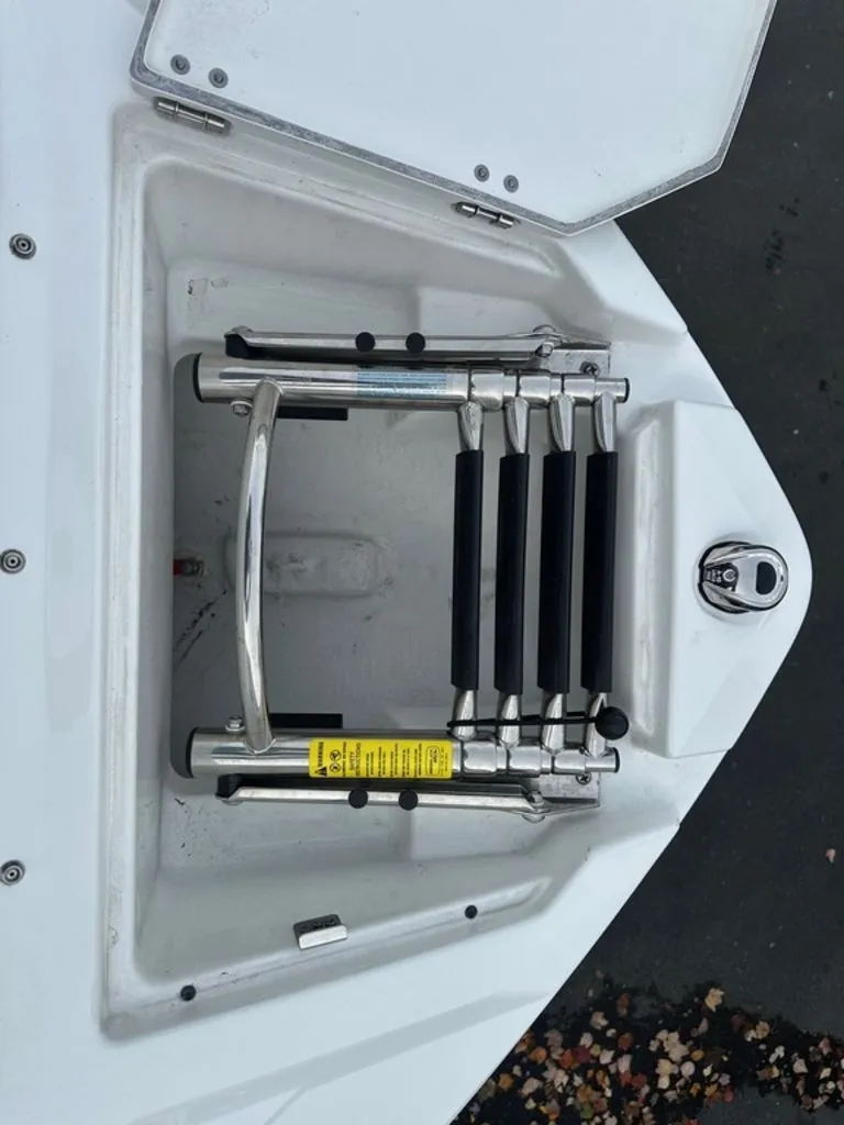 Slide: The Image of Monterey 238SS Super Sport 2022 - 2