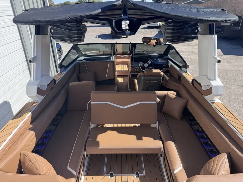 Slide: The Image of Nautique Super Air Nautique G25 2026 - 13