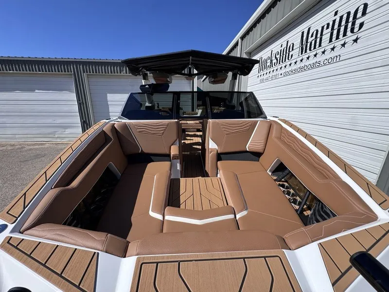 Slide: The Image of Nautique Super Air Nautique G25 2026 - 15