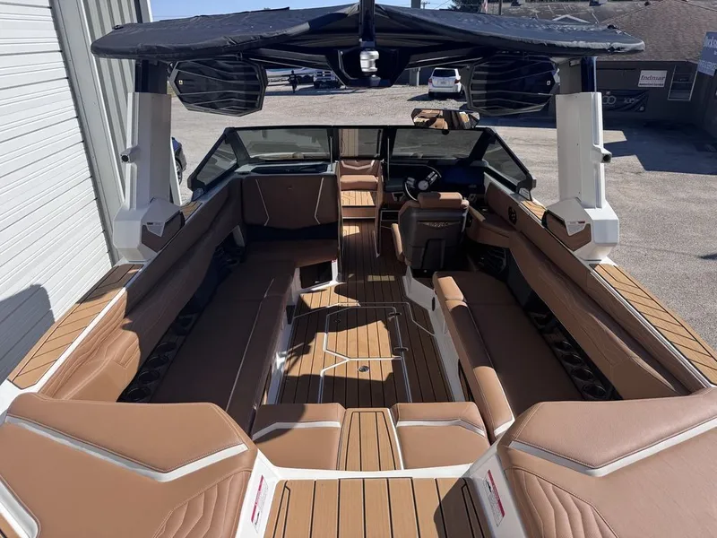 Slide: The Image of Nautique Super Air Nautique G25 2026 - 4