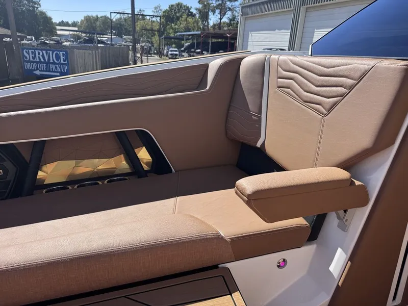 Slide: The Image of Nautique Super Air Nautique G25 2026 - 6