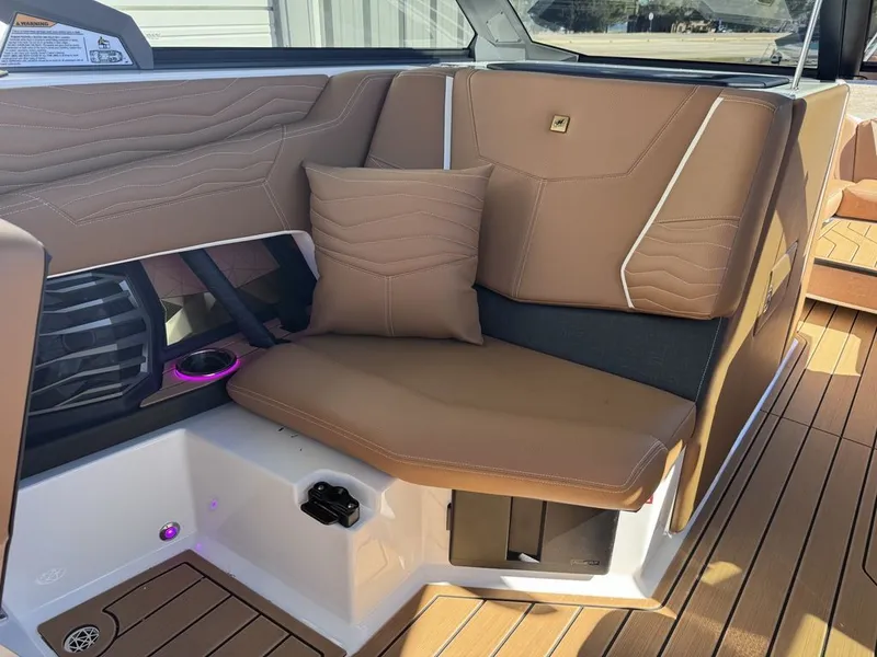 Slide: The Image of Nautique Super Air Nautique G25 2026 - 9