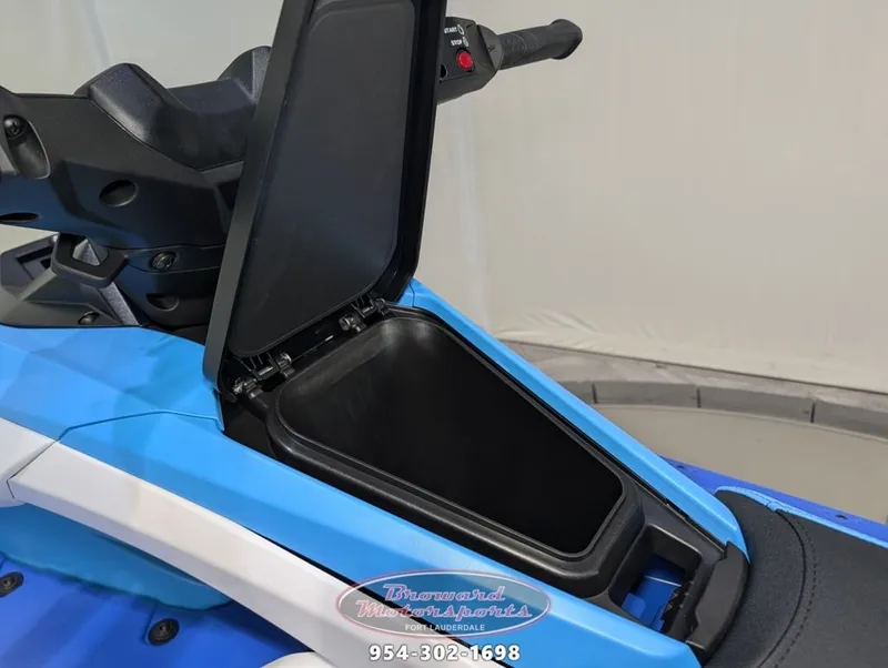 Slide: The Image of Yamaha Jetblaster DLX 2-Up 2026 - 18