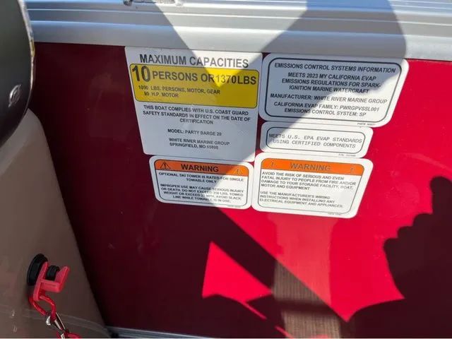 Slide: The Image of Sun Tracker Party Barge 20 DLX 2023 - 10