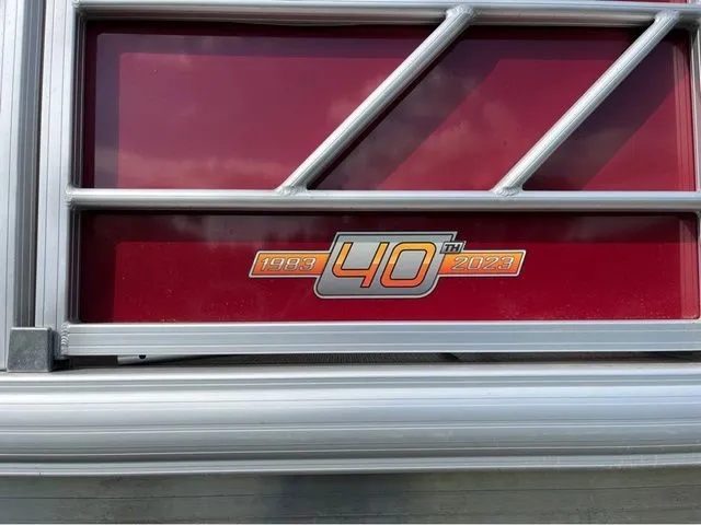 Slide: The Image of Sun Tracker Party Barge 20 DLX 2023 - 18