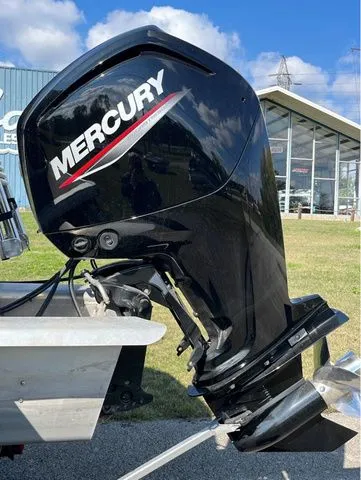 Slide: The Image of Sun Tracker Party Barge 20 DLX 2023 - 3