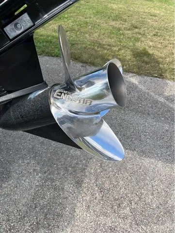 Slide: The Image of Sun Tracker Party Barge 20 DLX 2023 - 4