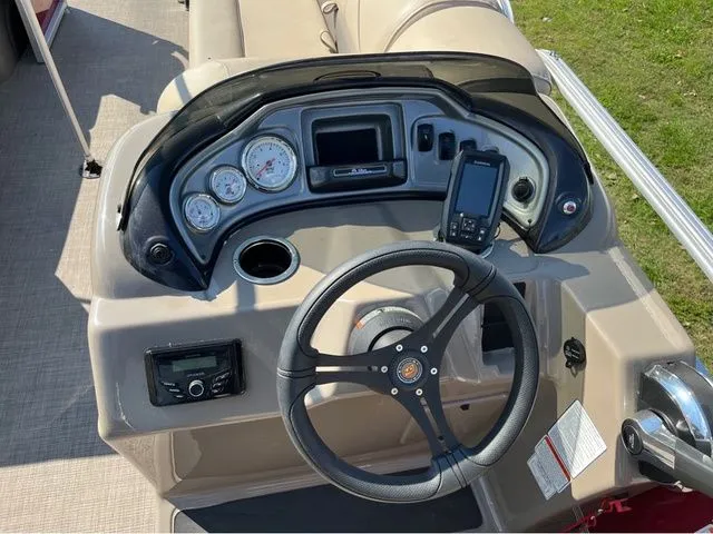 Slide: The Image of Sun Tracker Party Barge 20 DLX 2023 - 8