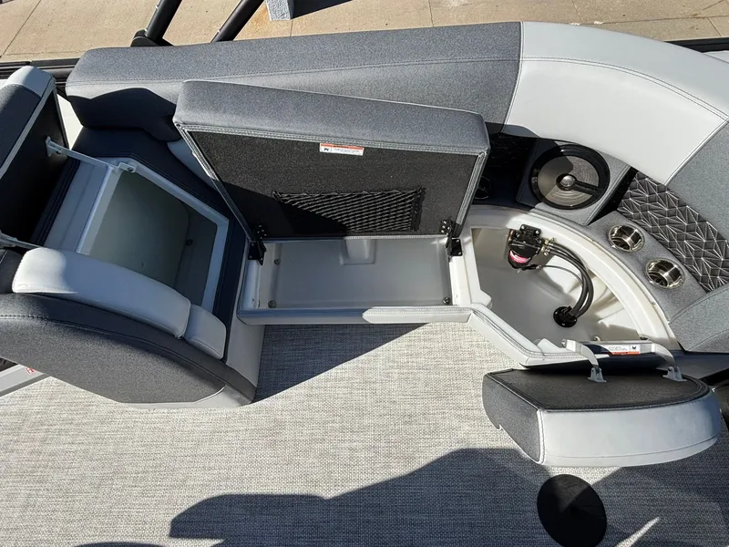 Slide: The Image of Alera M23Q 2026 - 12