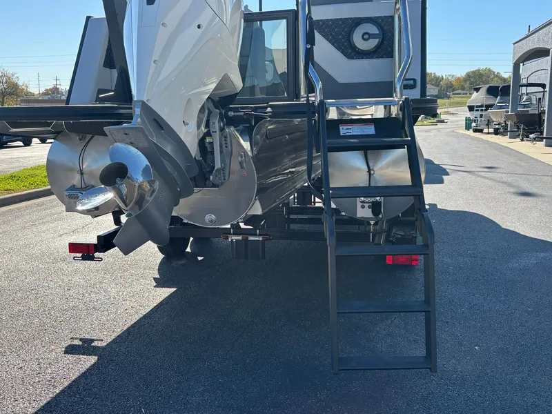 Slide: The Image of Alera M23Q 2026 - 35