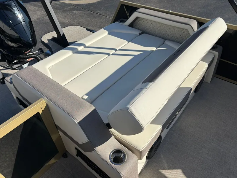 Slide: The Image of Alera M23L 2026 - 10