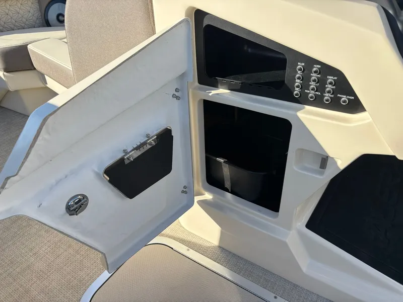 Slide: The Image of Alera M23L 2026 - 18