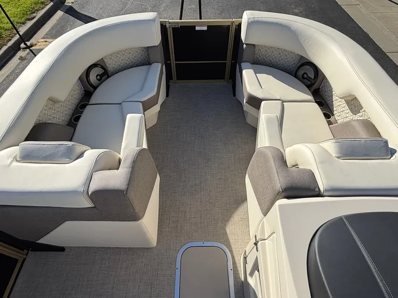 Slide: The Image of Alera M23L 2026 - 23