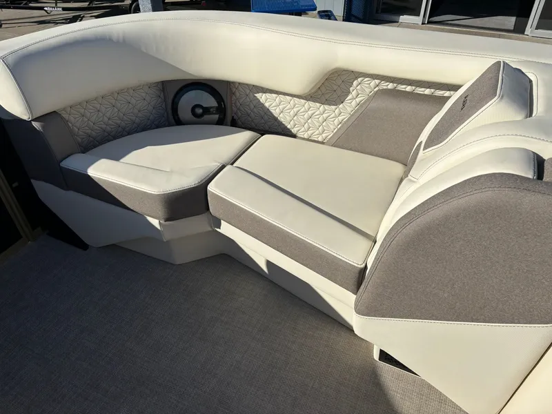 Slide: The Image of Alera M23L 2026 - 30